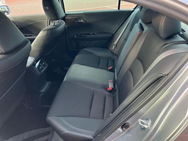 アコードハイブリッド EX 新品タイヤ/保証書/純正 SDナビ/ホンダセンシング/シートヒーター/車線逸脱防止支援システム/ヘッドランプ LED/ETC/EBD付ABS/横滑り防止装置/アイドリングストップ/バックモニター(7枚目)