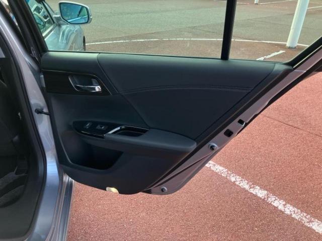 アコードハイブリッド EX 新品タイヤ/保証書/純正 SDナビ/ホンダセンシング/シートヒーター/車線逸脱防止支援システム/ヘッドランプ LED/ETC/EBD付ABS/横滑り防止装置/アイドリングストップ/バックモニター(20枚目)