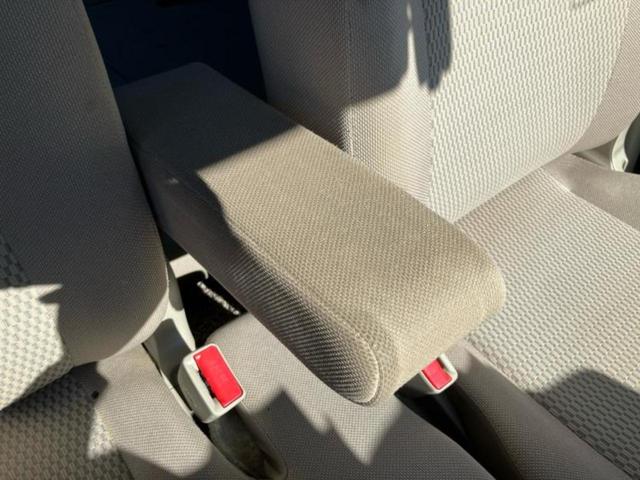 ＮＶ１００クリッパーリオ Ｅ　新品タイヤ／純正　ＳＤナビ／エマージェンシーブレーキ／電動スライドドア／ドライブレコーダー　社外／Ｂｌｕｅｔｏｏｔｈ接続／ＥＴＣ／ＥＢＤ付ＡＢＳ／横滑り防止装置／フルセグＴＶ／ＤＶＤ　ワンオーナー（18枚目）