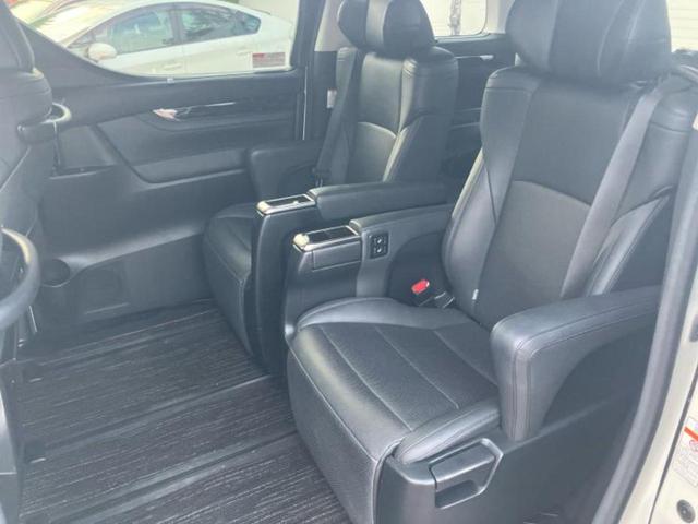 アルファードハイブリッド 4WDハイブリッドSR Cパッケージ 保証書/ディスプレイオーディオ+ナビ9インチ/フリップダウンモニター/デジタルインナーミラー/トヨタセーフティセンス/両側電動スライドドア/シートヒーター/車線逸脱防止支援システム バックカメラ(8枚目)