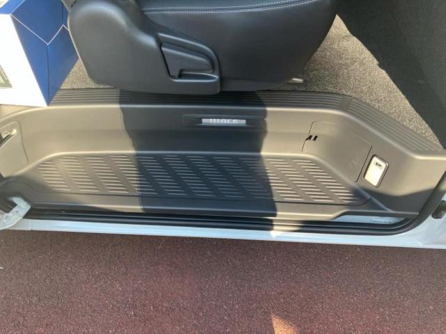 ハイエースバン ロングスーパーGLダークプライム2 保証書/ディスプレイオーディオ11インチ/デジタルインナーミラー/衝突安全装置/パノラミックビューモニター/車線逸脱防止支援システム/シート ハーフレザー/登録済未使用車 衝突被害軽減システム 禁煙車(40枚目)
