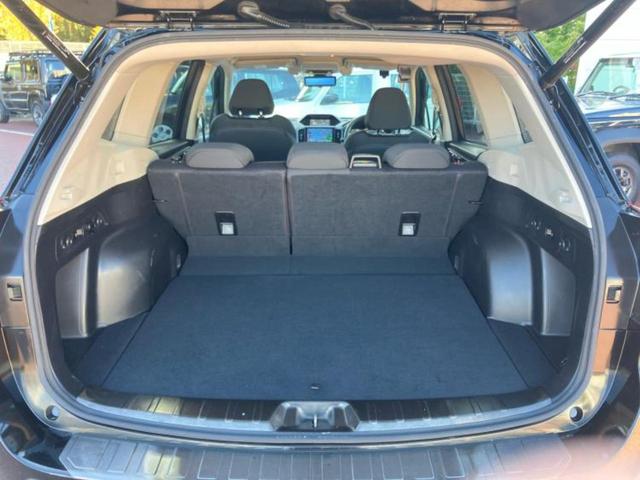 フォレスター ４ＷＤアドバンス　新品タイヤ／保証書／純正　８インチ　ＳＤナビ／デジタルインナーミラー／衝突安全装置／シートヒーター／車線逸脱防止支援システム／シート　ハーフレザー／電動バックドア／ドライブレコーダー　前後　電動シート（8枚目）