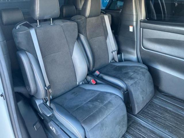 アルファード Ｓタイプゴールド　新品タイヤ／保証書／ディスプレイオーディオ＋ナビ９インチ／トヨタセーフティセンス／両側電動スライドドア／車線逸脱防止支援システム／シート　ハーフレザー／電動バックドア／ヘッドランプ　ＬＥＤ　ＤＶＤ再生（5枚目）