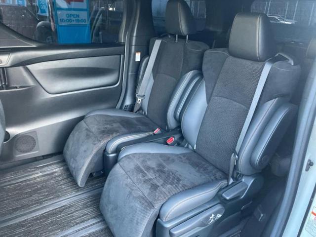 アルファード Ｓタイプゴールド　新品タイヤ／保証書／ディスプレイオーディオ＋ナビ９インチ／トヨタセーフティセンス／両側電動スライドドア／車線逸脱防止支援システム／シート　ハーフレザー／電動バックドア／ヘッドランプ　ＬＥＤ　ＤＶＤ再生（8枚目）