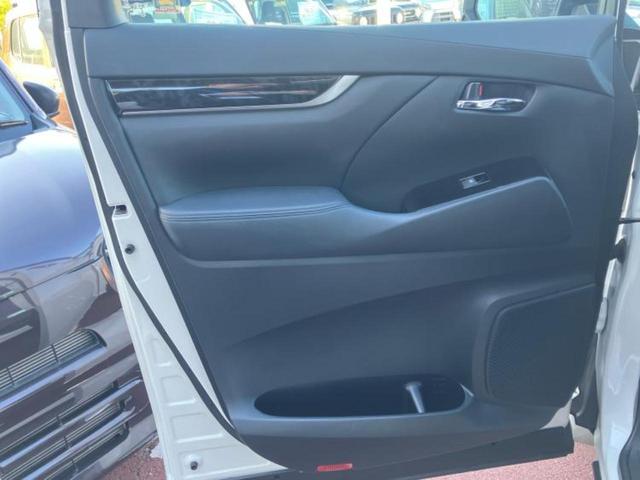 アルファード Ｓタイプゴールド　新品タイヤ／保証書／ディスプレイオーディオ＋ナビ９インチ／トヨタセーフティセンス／両側電動スライドドア／車線逸脱防止支援システム／シート　ハーフレザー／電動バックドア／ヘッドランプ　ＬＥＤ　ＤＶＤ再生（25枚目）