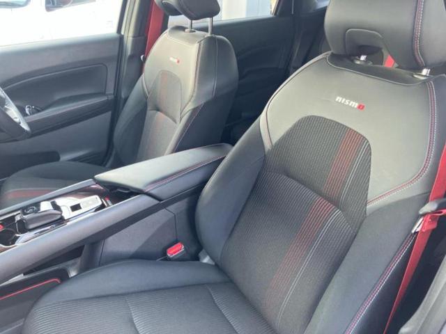 オーラ ニスモ　新品タイヤ／保証書／純正　９インチ　ＳＤナビ／インテリジェントルームミラー／衝突安全装置／シートヒーター　前席／全方位モニター／車線逸脱防止支援システム／プロパイロット／ヘッドランプ　ＬＥＤ　ＥＴＣ（6枚目）