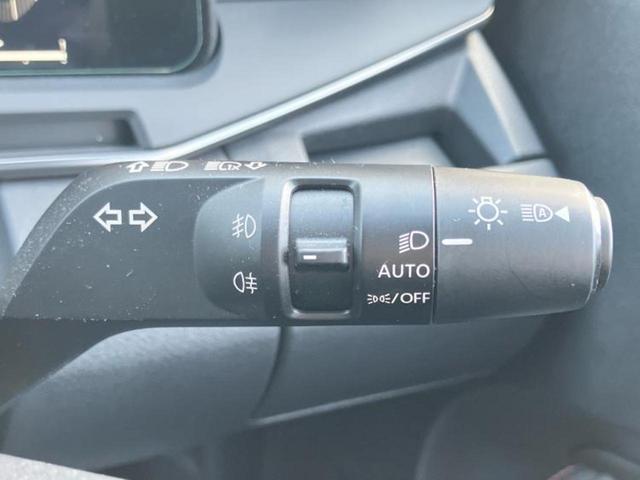 オーラ ニスモ　新品タイヤ／保証書／純正　９インチ　ＳＤナビ／インテリジェントルームミラー／衝突安全装置／シートヒーター　前席／全方位モニター／車線逸脱防止支援システム／プロパイロット／ヘッドランプ　ＬＥＤ　ＥＴＣ（17枚目）