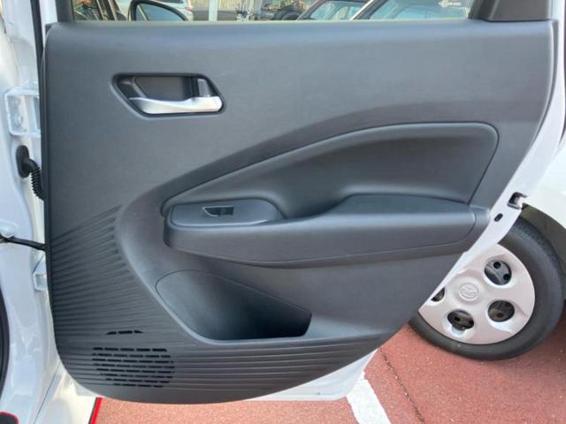 オーラ ニスモ　新品タイヤ／保証書／純正　９インチ　ＳＤナビ／インテリジェントルームミラー／衝突安全装置／シートヒーター　前席／全方位モニター／車線逸脱防止支援システム／プロパイロット／ヘッドランプ　ＬＥＤ　ＥＴＣ（21枚目）