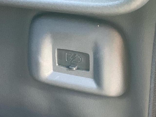 セレナ ハイウェイスターＶ　社外　ナビ／エマージェンシーブレーキ／両側電動スライドドア／車線逸脱防止支援システム／ヘッドランプ　ＬＥＤ／Ｂｌｕｅｔｏｏｔｈ接続／ＥＴＣ／ＥＢＤ付ＡＢＳ／横滑り防止装置／アイドリングストップ（40枚目）