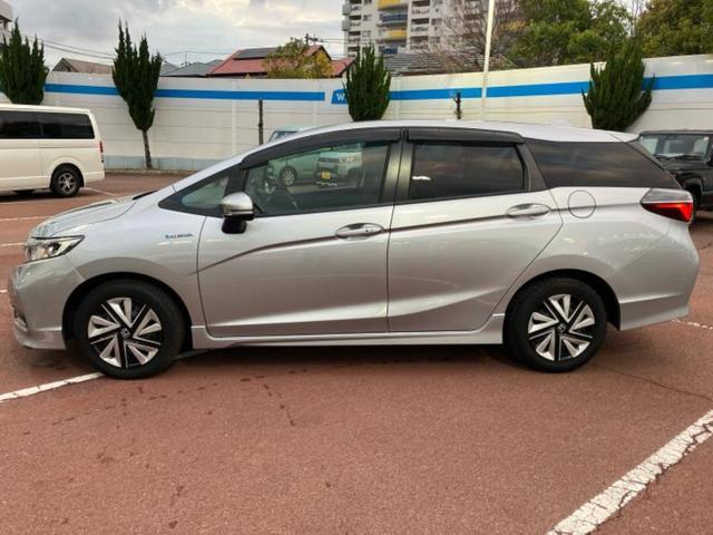 シャトル ハイブリッド・ホンダセンシング 新品タイヤ/保証書/社外 ナビ/ホンダセンシング/車線逸脱防止支援システム/ドライブレコーダー 社外/Bluetooth接続/ETC/EBD付ABS/横滑り防止装置/アイドリングストップ バックカメラ(2枚目)