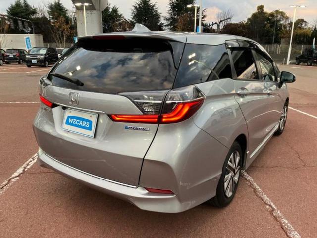 シャトル ハイブリッド・ホンダセンシング 新品タイヤ/保証書/社外 ナビ/ホンダセンシング/車線逸脱防止支援システム/ドライブレコーダー 社外/Bluetooth接続/ETC/EBD付ABS/横滑り防止装置/アイドリングストップ バックカメラ(3枚目)