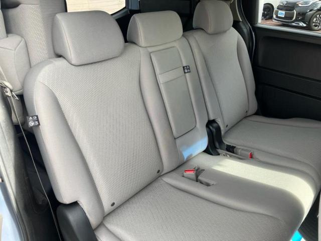 フリードハイブリッド ハイブリッドジャストセレクション　保証書／純正　ＳＤナビ／両側電動スライドドア／ＥＴＣ／ＥＢＤ付ＡＢＳ／横滑り防止装置／アイドリングストップ／クルーズコントロール／バックモニター／ＤＶＤ／エアバッグ　運転席／エアバッグ　助手席（5枚目）