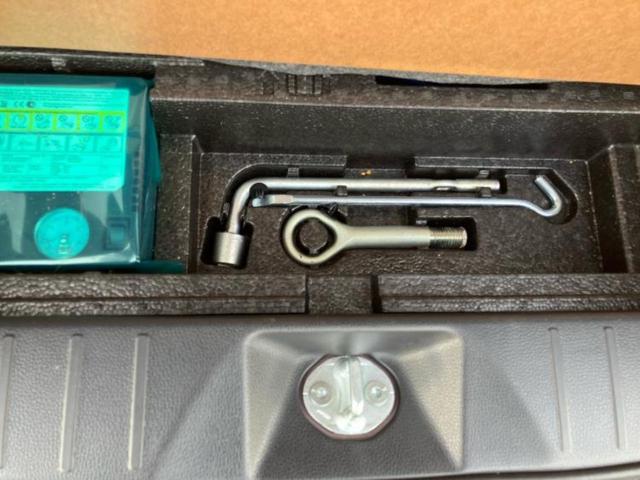 eKカスタム G 社外 SDナビ/ヘッドランプ HID/ETC/EBD付ABS/アイドリングストップ/ワンセグTV/エアバッグ 運転席/エアバッグ 助手席/アルミホイール 純正 14インチ/パワーウインドウ(25枚目)