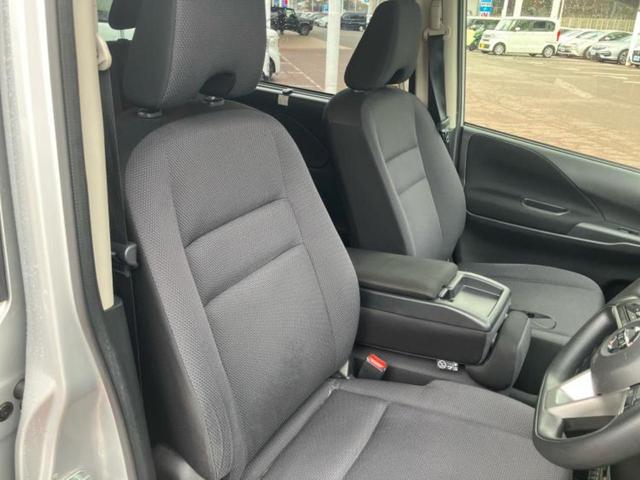 セレナ ４ＷＤ　Ｂ　新品タイヤ／社外　ナビ／衝突安全装置／車線逸脱防止支援システム／ＥＢＤ付ＡＢＳ／横滑り防止装置／アイドリングストップ／エアバッグ　運転席／エアバッグ　助手席／パワーウインドウ／エンジンスタートボタン（4枚目）