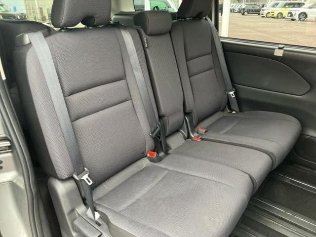 セレナ ４ＷＤ　Ｂ　新品タイヤ／社外　ナビ／衝突安全装置／車線逸脱防止支援システム／ＥＢＤ付ＡＢＳ／横滑り防止装置／アイドリングストップ／エアバッグ　運転席／エアバッグ　助手席／パワーウインドウ／エンジンスタートボタン（5枚目）