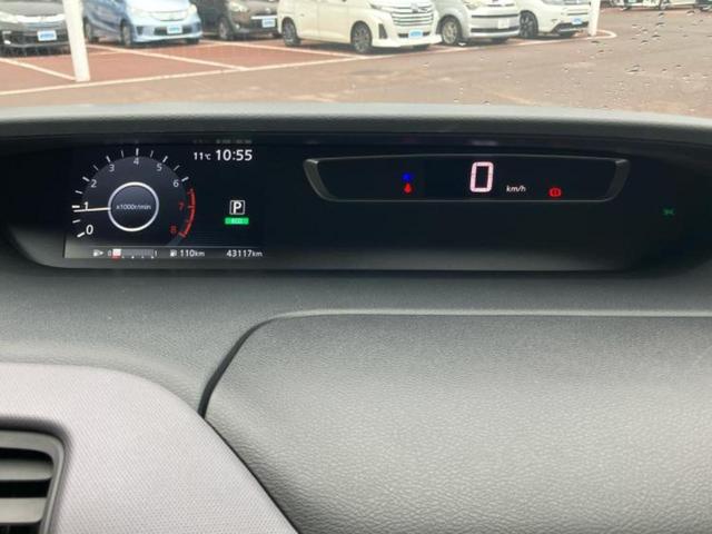 セレナ ４ＷＤ　Ｂ　新品タイヤ／社外　ナビ／衝突安全装置／車線逸脱防止支援システム／ＥＢＤ付ＡＢＳ／横滑り防止装置／アイドリングストップ／エアバッグ　運転席／エアバッグ　助手席／パワーウインドウ／エンジンスタートボタン（14枚目）