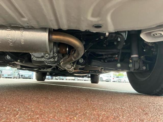 セレナ ４ＷＤ　Ｂ　新品タイヤ／社外　ナビ／衝突安全装置／車線逸脱防止支援システム／ＥＢＤ付ＡＢＳ／横滑り防止装置／アイドリングストップ／エアバッグ　運転席／エアバッグ　助手席／パワーウインドウ／エンジンスタートボタン（48枚目）