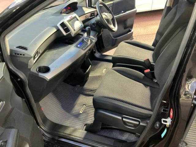 フリードハイブリッド ハイブリッドジャストセレクション　純正　ＳＤナビ／両側電動スライドドア／ヘッドランプ　ＨＩＤ／Ｂｌｕｅｔｏｏｔｈ接続／ＥＴＣ／ＥＢＤ付ＡＢＳ／横滑り防止装置／アイドリングストップ／クルーズコントロール／バックモニター／ワンセグＴＶ（7枚目）