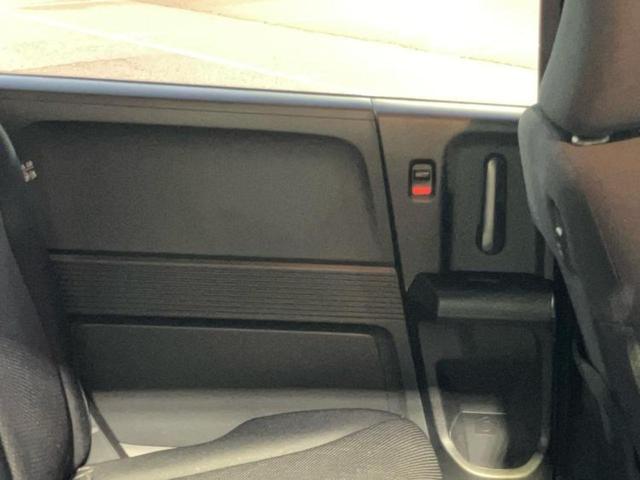 フリードハイブリッド ハイブリッドジャストセレクション　純正　ＳＤナビ／両側電動スライドドア／ヘッドランプ　ＨＩＤ／Ｂｌｕｅｔｏｏｔｈ接続／ＥＴＣ／ＥＢＤ付ＡＢＳ／横滑り防止装置／アイドリングストップ／クルーズコントロール／バックモニター／ワンセグＴＶ（23枚目）