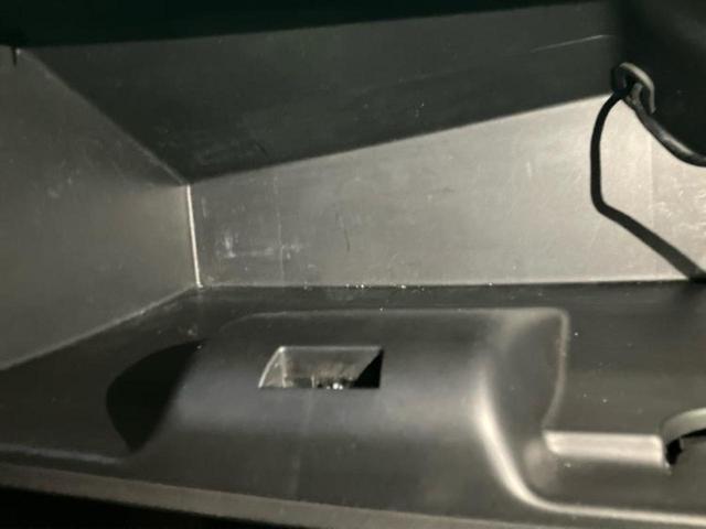 フリードハイブリッド ハイブリッドジャストセレクション　純正　ＳＤナビ／両側電動スライドドア／ヘッドランプ　ＨＩＤ／Ｂｌｕｅｔｏｏｔｈ接続／ＥＴＣ／ＥＢＤ付ＡＢＳ／横滑り防止装置／アイドリングストップ／クルーズコントロール／バックモニター／ワンセグＴＶ（38枚目）