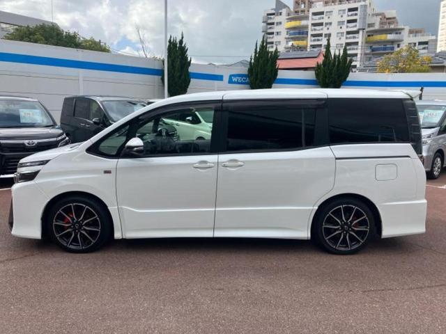 ヴォクシー ＺＳ　Ｇｓ　保証書／社外　１１インチ　ＳＤナビ／フリップダウンモニター　社外　１２．８インチ／トヨタセーフティセンス／両側電動スライドドア／車線逸脱防止支援システム／シート　ハーフレザー　衝突被害軽減システム（2枚目）