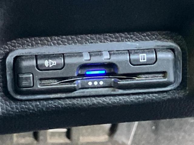 ヴェゼル ｅＨＥＶ　Ｘ　純正　９インチ　ＳＤナビ／ホンダセンシング／車線逸脱防止支援システム／ドライブレコーダー　社外／ヘッドランプ　ＬＥＤ／Ｂｌｕｅｔｏｏｔｈ接続／ＥＴＣ／ＥＢＤ付ＡＢＳ／横滑り防止装置　バックカメラ（25枚目）