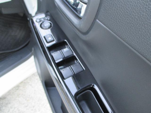 Ｎ－ＯＮＥ オリジナル　白・黒ツートン　１オーナー　スマートキー　ナビ・地デジ・ＤＶＤ再生・Ｂｌｕｅｔｏｏｔｈ・バックカメラ　電動パーキング・ＨＯＬＤ　アダプティブクルーズコントロール　ＷＯＲＫ１５インチＡＷ　ＬＥＤライト（32枚目）