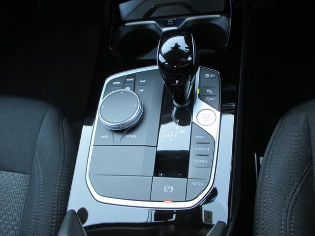 １シリーズ １１８ｉ　プレイ　純正ナビ・Ｂｌｕｅｔｏｏｔｈ・バックカメラ・ＥＴＣ　前後ドラレコ　アクティブクルーズコントロール　コンフォートアクセスキー　ＬＥＤヘッドライト　パワーバックドア　純正１７インチＡＷ　パーキングアシスト（24枚目）