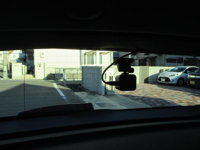 １シリーズ １１８ｉ　プレイ　純正ナビ・Ｂｌｕｅｔｏｏｔｈ・バックカメラ・ＥＴＣ　前後ドラレコ　アクティブクルーズコントロール　コンフォートアクセスキー　ＬＥＤヘッドライト　パワーバックドア　純正１７インチＡＷ　パーキングアシスト（32枚目）