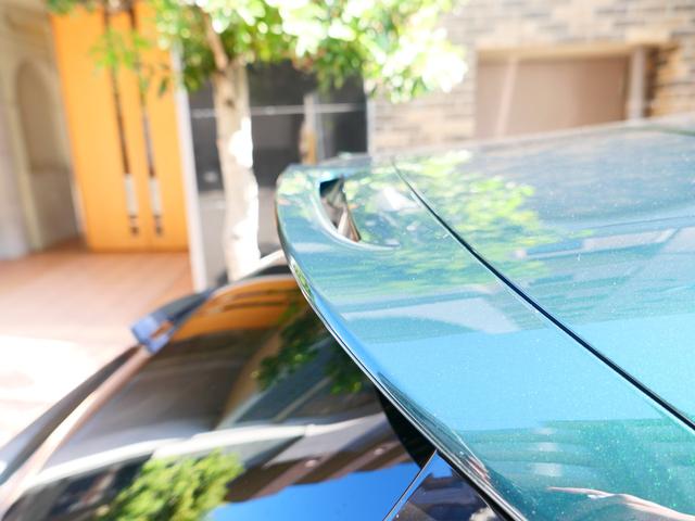 レヴァンテ トロフェオ　スペシャルオーダーカラー　法人１オーナー　クオイオレザーインテリア　アルカンタラルーフ　２１インチホイール　シルバーキャリパー　カーボンステアリング＆インテリアトリム　ベンチレーション（6枚目）