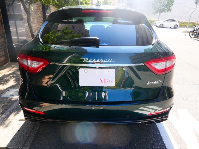 レヴァンテ トロフェオ　スペシャルオーダーカラー　法人１オーナー　クオイオレザーインテリア　アルカンタラルーフ　２１インチホイール　シルバーキャリパー　カーボンステアリング＆インテリアトリム　ベンチレーション（32枚目）