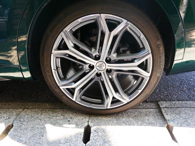 レヴァンテ トロフェオ　スペシャルオーダーカラー　法人１オーナー　クオイオレザーインテリア　アルカンタラルーフ　２１インチホイール　シルバーキャリパー　カーボンステアリング＆インテリアトリム　ベンチレーション（37枚目）