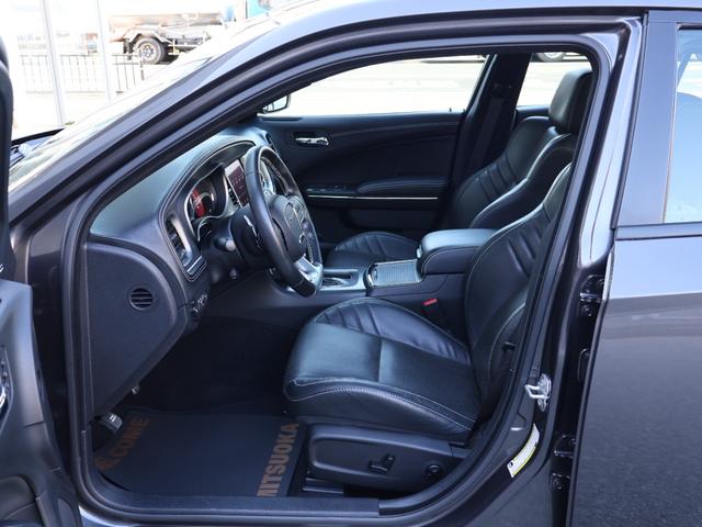 ダッジ・チャージャー SRTヘルキャット ワイドボディ 新車並行 禁煙車 サンルーフ ラグナレザー メモリー付きパワーシート ヒーター&ベンチレーション AppleCarPlay harman/kardon 前後ドラレコ レーダー探知機 ETC 記録簿(15枚目)