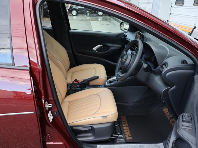 ビュート ストーリー ロイヤルエディション　１５ＬＸ　特別仕様車　新車未登録　専用ボディカラー　専用レザーシート　コンフォートシートセット　ＤＡプラス（ナビ・地デジＴＶ）　パノラミックビューモニター　ＢＳＭ＋ＰＳＢ　ワイヤレスＣａｒＰｌａｙ　ＥＴＣ２．０（12枚目）