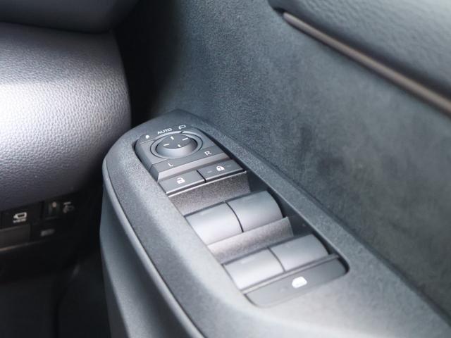 ビュート ストーリー ロイヤルエディション　１５ＬＸ　特別仕様車　新車未登録　専用ボディカラー　専用レザーシート　コンフォートシートセット　ＤＡプラス（ナビ・地デジＴＶ）　パノラミックビューモニター　ＢＳＭ＋ＰＳＢ　ワイヤレスＣａｒＰｌａｙ　ＥＴＣ２．０（36枚目）