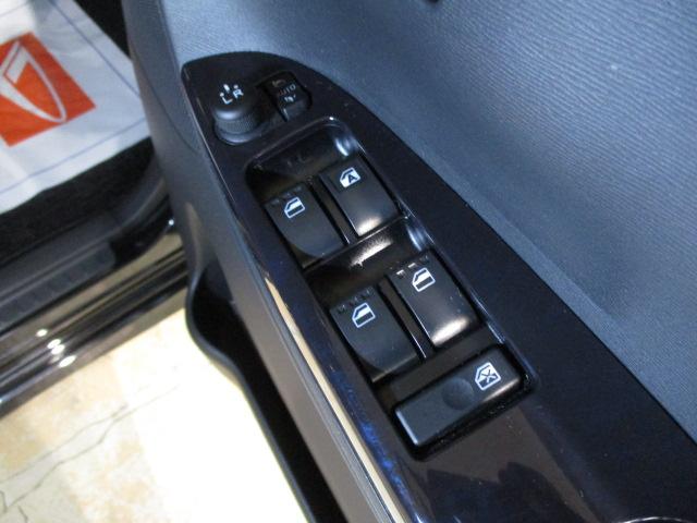 カスタムX4WD トップエディションリミテッドSAIII 4WD 衝突軽減ブレーキ前後 Bluetooth対応8インチフルセグナビ パノラマカメラ 両側電動スライドドア シートヒーター エコアイドル(31枚目)