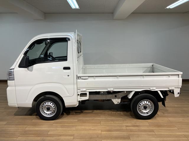 Ｒ４年式！ＣＶＴ採用で静粛性、燃費ＵＰになったハイゼットトラックが入庫しました☆車検がＲ８年１０月まで残っており点検、ご登録後すぐに納車可能です！一年間走行距離無制限保証が付いた認定中古車です（＾＾♪