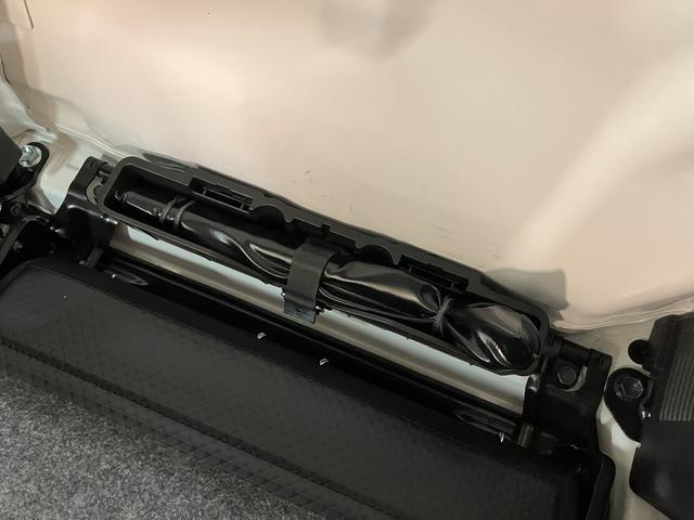 Ｒ４年式！ＣＶＴ採用で静粛性、燃費ＵＰになったハイゼットトラックが入庫しました☆車検がＲ８年１０月まで残っており点検、ご登録後すぐに納車可能です！一年間走行距離無制限保証が付いた認定中古車です（＾＾♪