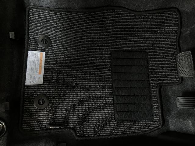 純正カーペットマットも付いていますよ♪