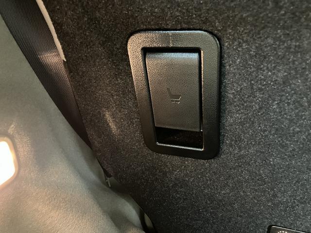 ご納車までに、弊社サービススタッフによる点検整備を行い、バッテリー、エンジンオイル、オイルエレメント、ワイパーゴムを交換し、ブレーキを分解、摩耗等を確認、必要であれば交換、安心してお乗りいただけます！