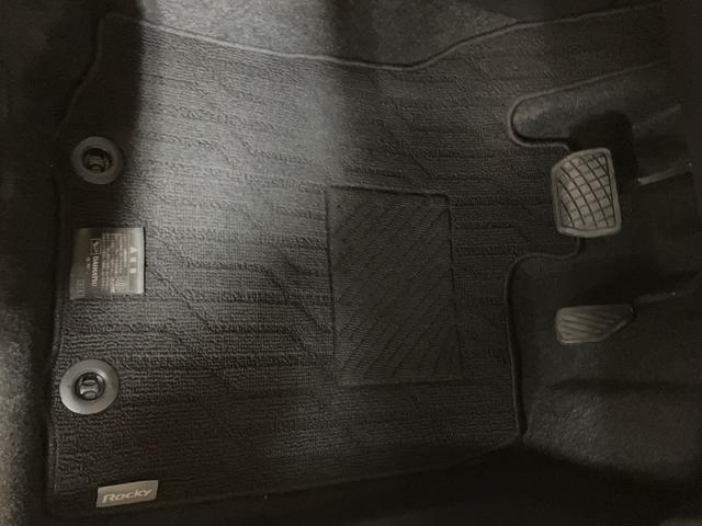 ロッキー プレミアムG HEV 純正ナビ/バックカメラ/ETC 走行3,1km/純正ナビ/バックカメラ/ETC/バックカメラ/クルーズコントロール/シートヒーター(前席)/USB端子/キーフリーシステム/LEDヘッドライト・フォグランプ/アルミホイール/(28枚目)