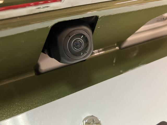 �o�b�N�J�����Ή��Ԃł��I���̑��X�e�A�����O�X�C�b�`���t���Ă��܂����