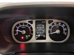 外気温　平均燃費　航続可能距離　時計　アイドリングストップ時間等を表示しますマルチインフォメーションディスプレイ☆や燃料残量警告灯を装備　燃料切れを防止します 7