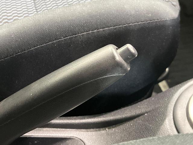 ノート Ｘ　ＤＩＧ－Ｓ　純正ナビ　バックカメラ　禁煙車　ドラレコ　スマートキー　ＥＴＣ　オートエアコン　Ｂｌｕｅｔｏｏｔｈ　アイドリングストップ　プライバシーガラス　イモビライザー　シートリフター　バニティミラー（22枚目）