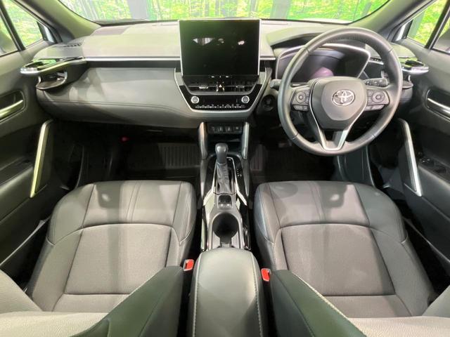 カローラクロス Ｚ　１０．５型ナビ　全周囲カメラ　衝突軽減　オートハイビーム　車線逸脱警報　レーダークルーズコントロール　シートヒーター　ＥＴＣ　電動パーキングブレーキ　電動リアゲート　オートホールドブレーキ（2枚目）