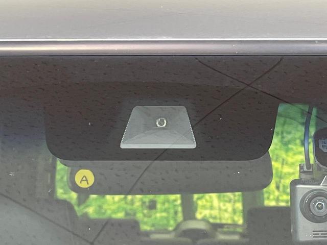 Ｎ－ＢＯＸカスタム Ｌターボ　ターボ　両側電動ドア　純正ＳＤナビ　バックカメラ　衝突被害軽減システム　レーダークルーズ　禁煙車　ハーフレザーシート　ドラレコ　コーナーセンサー　スマートキー　ＬＥＤヘッド　ビルトインＥＴＣ（3枚目）