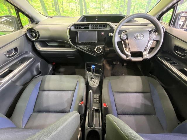 アクア S SDナビ 衝突被害軽減システム 禁煙車 コーナーセンサー キーレスエントリー ETC オートエアコン Bluetooth(2枚目)
