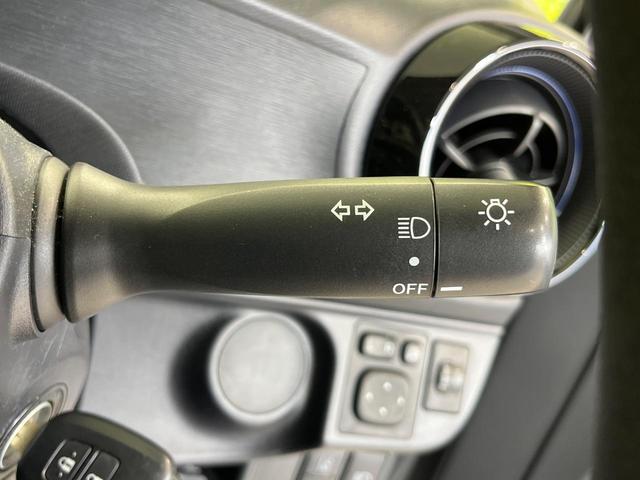 アクア S SDナビ 衝突被害軽減システム 禁煙車 コーナーセンサー キーレスエントリー ETC オートエアコン Bluetooth(49枚目)