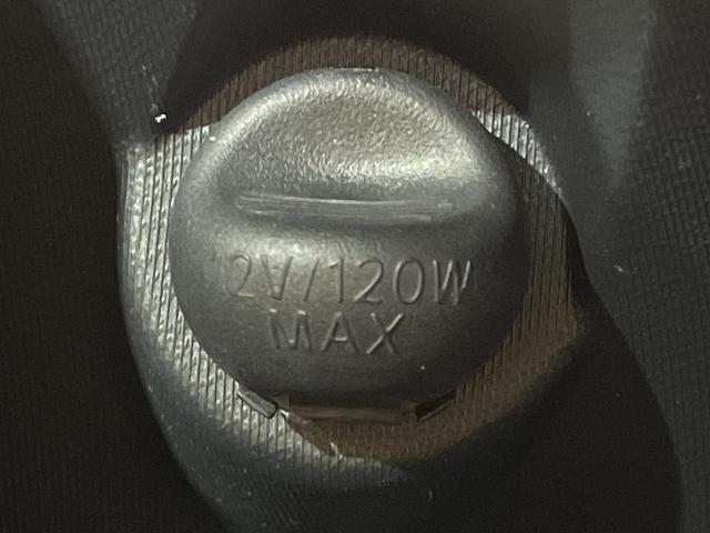 アクア S SDナビ 衝突被害軽減システム 禁煙車 コーナーセンサー キーレスエントリー ETC オートエアコン Bluetooth(56枚目)