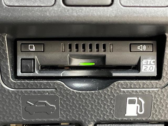 ルーミー カスタムＧ　ＧＲエアロ　フリップダウンモニター　純正９インチナビ　両側パワースライドドア　スマートアシスト　スマートキー＆プッシュスタート　シートヒーター　アダプティブクルーズコントロール　Ｂｌｕｅｔｏｏｔｈ接続（24枚目）